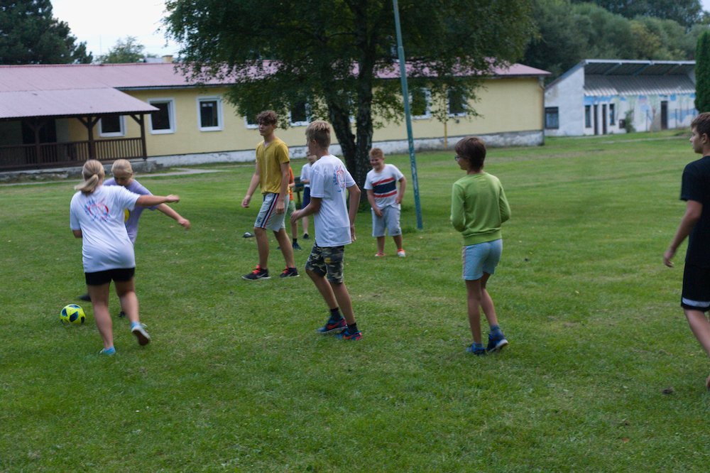 Večerný futbal