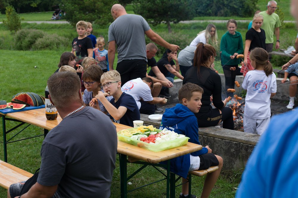 Opekačka s rodičmi