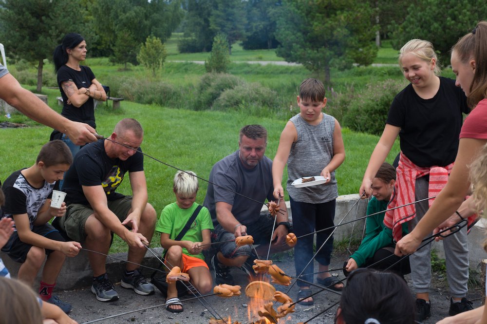 Opekačka s rodičmi