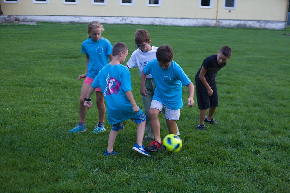 Večerný futbal